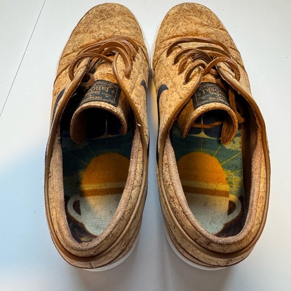 Nike Stefan Janoski Cork Shoes - Picture 7 of 8